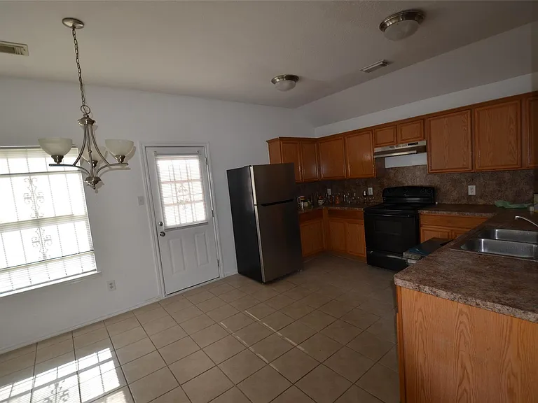 13007 Brentlawn Ct — Photo 5