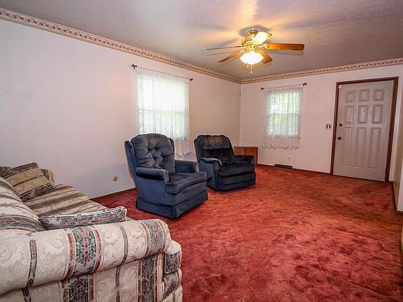 4th image of 2999 Medina Ave