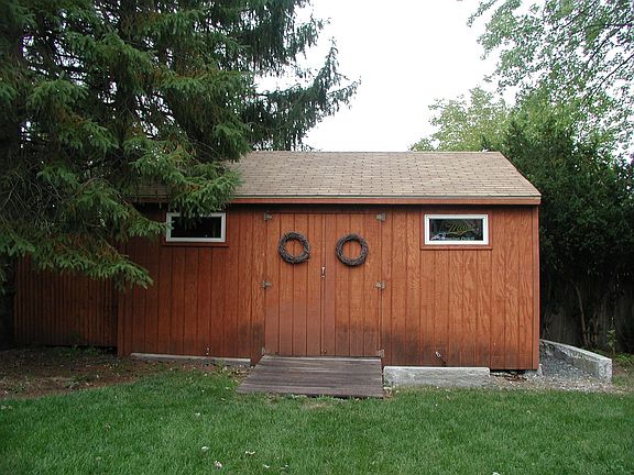 5th image of 20 Knollwood Dr