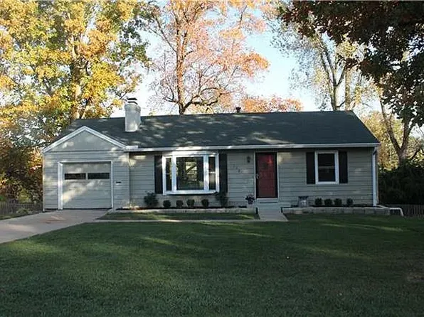 5840 Granada Ln, Fairway, KS 66205