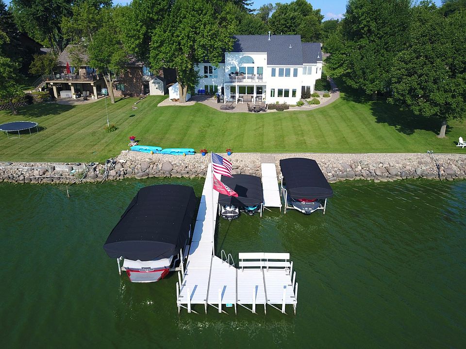 1st image of 730 Lake Ct
