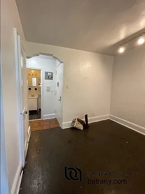 Rented by Batra Group Inc | media 16