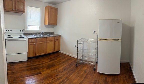 3rd image of 161 S Floral St APT B
