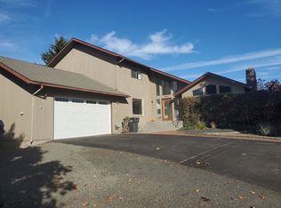 819 Summit Dr, Cheney, WA 99004