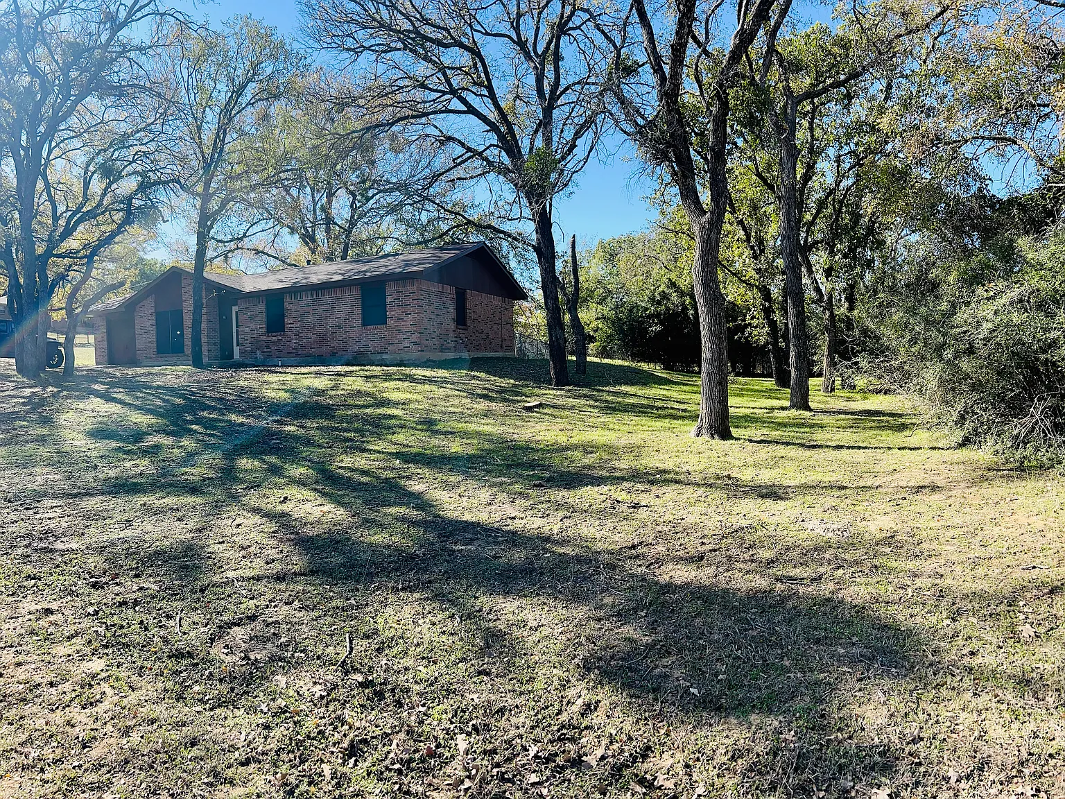 3 bed, 1215 sqft, $1,800 — Photo 2
