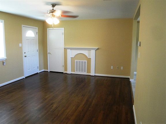 4th image of 1105 E College St