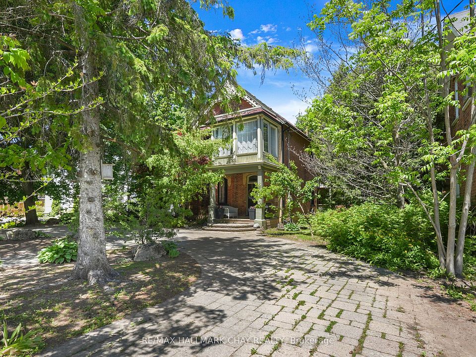 1st image of 134 Victoria St E
