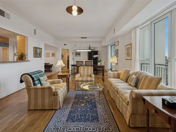 3401 Lee Pkwy APT 2106, Dallas, TX 75219