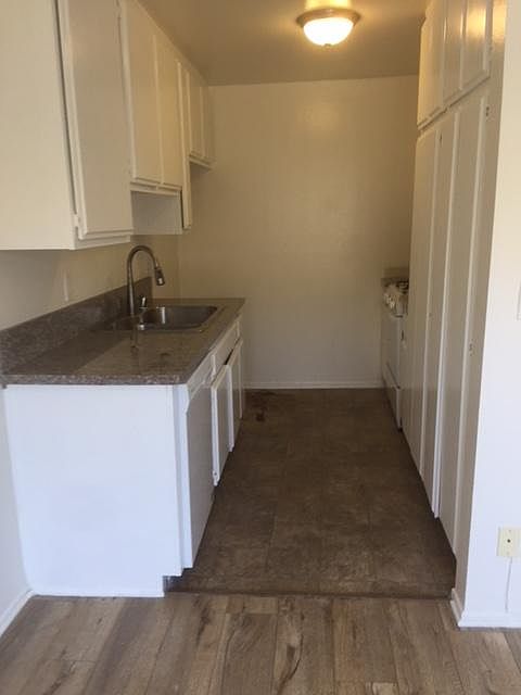 1st image of 13040 Moorpark St APT 203