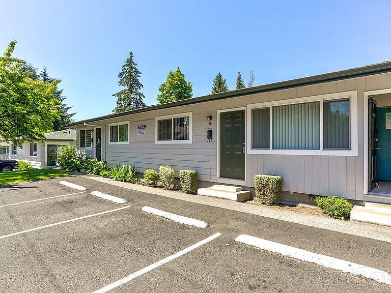 Arrowsmith Apartments — Photo 34