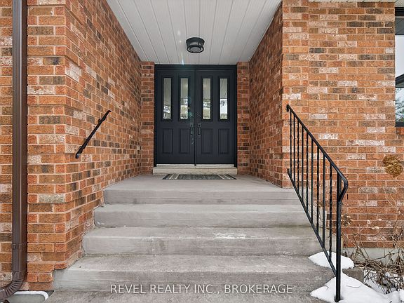 4th image of 2015 Rosedale Dr