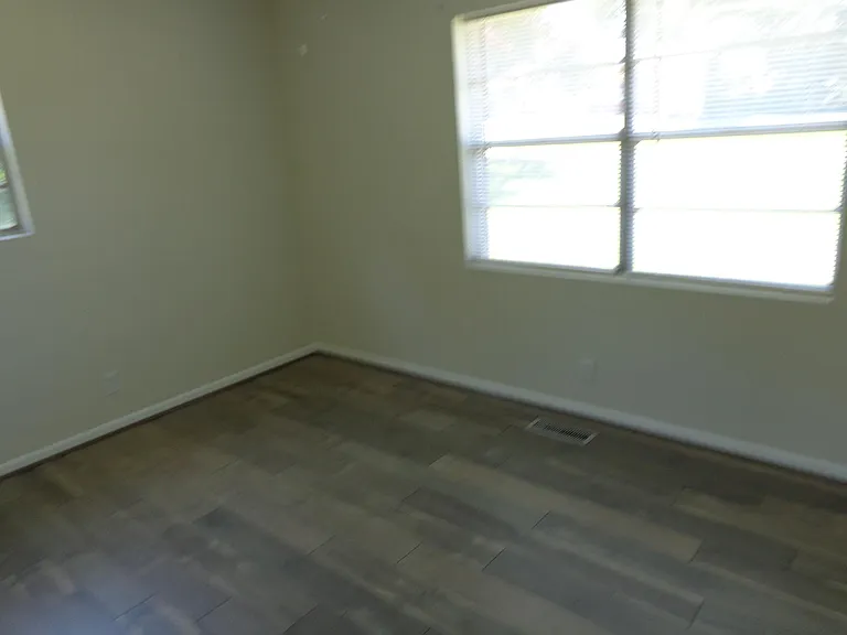 217 Patricia Rd — Photo 6