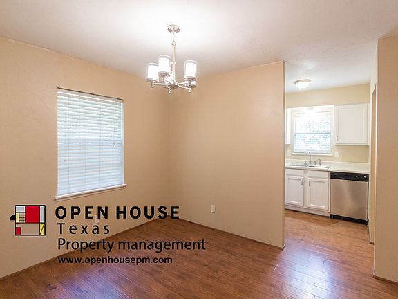 3rd image of 3812 Yosemite Dr