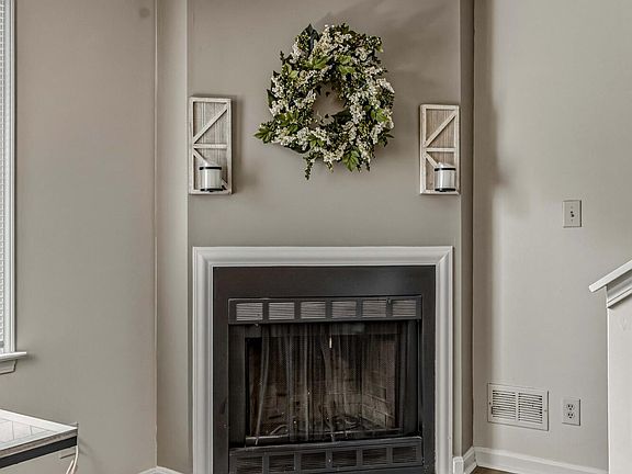 3rd image of 10774 Colonial Woods Way