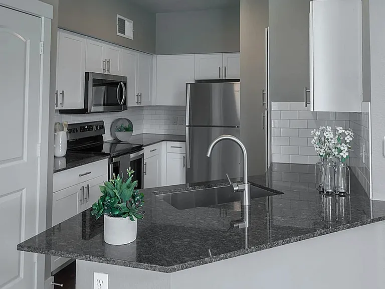 3211 Acoma Trl — Photo 4