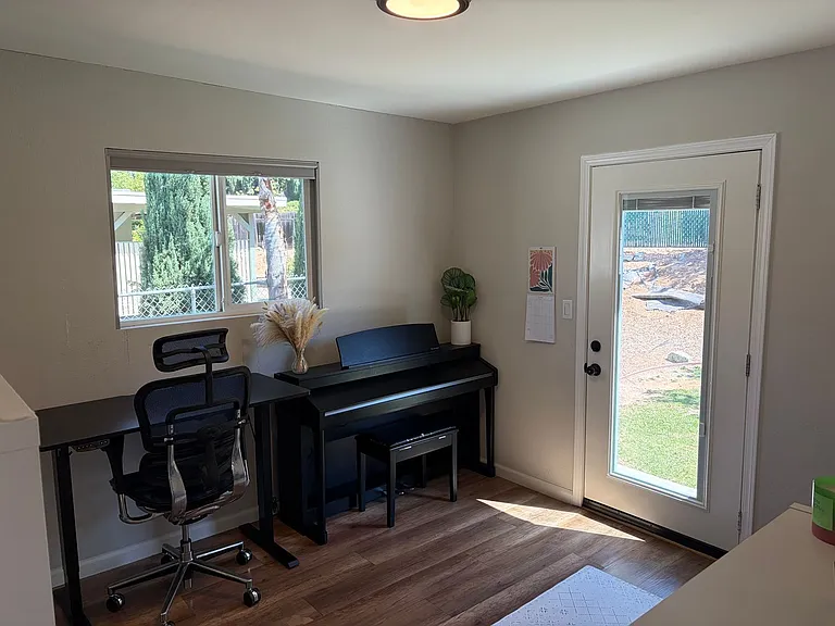 808 Laurelwood Ct — Photo 12