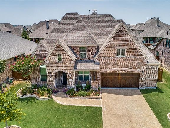 3rd image of 811 Quiet Oak Ln
