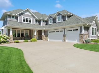 6264 Coteau Trl, Eden Prairie, MN 55344