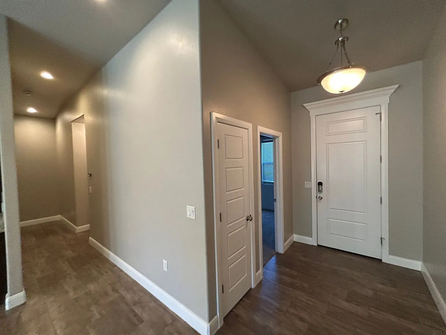 4 Bedroom Home, 3 Car Garage - Plenty of Parking and no HOA — Photo 3