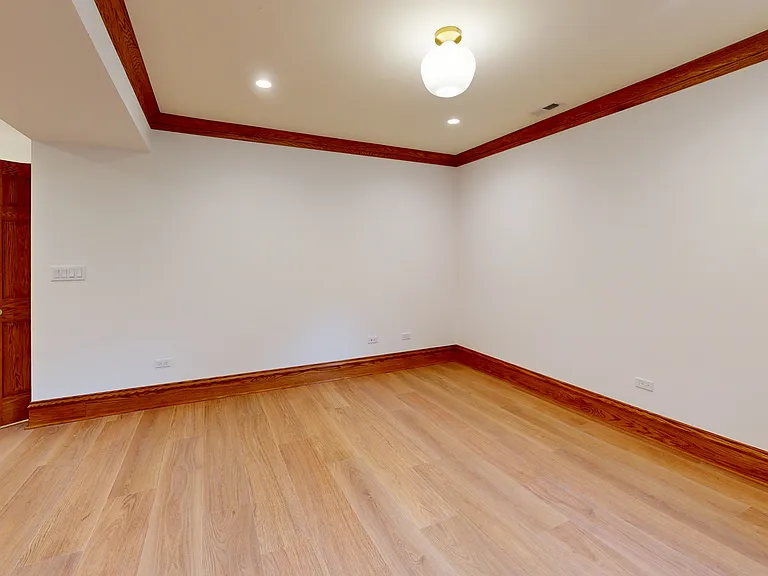 1233 N Hoyne Ave #G — Photo 12