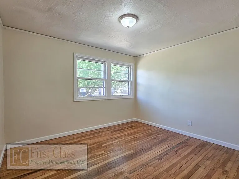 5725 N Montana Ave — Photo 8