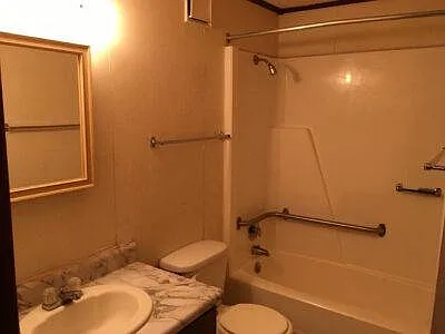 3203 33rd St NE #D — Photo 8