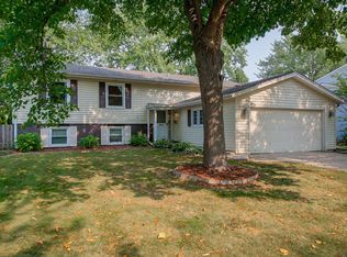 1912 Vermont St, Rolling Meadows, IL 60008