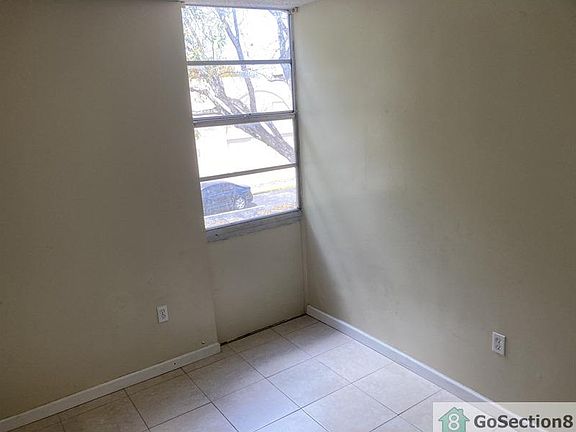 4th image of 6135 SW 69th St #31