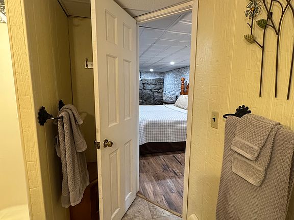 5th image of 32 Belgrade Rd #4