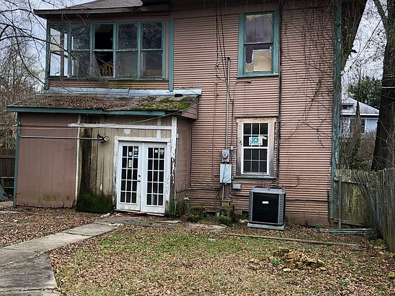 4th image of 1106 College St