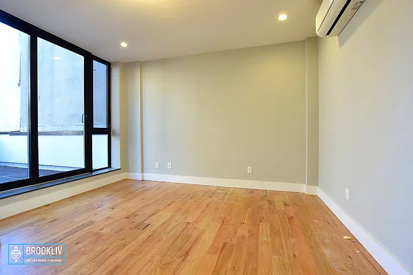 Rented by null | media 14