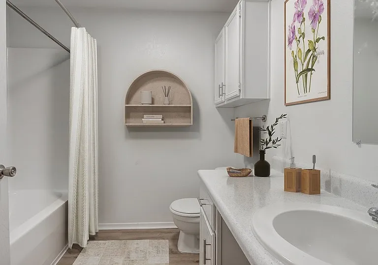 ReNew Brandon — Photo 4
