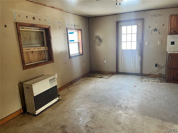 3rd image of 175 Northwoods Rd