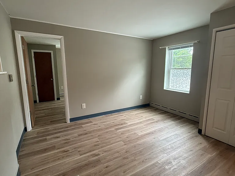 507 Riverview Dr #4 — Photo 2