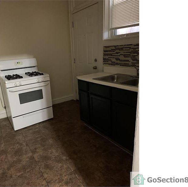 1st image of 6954 S Paxton Ave APT 1B