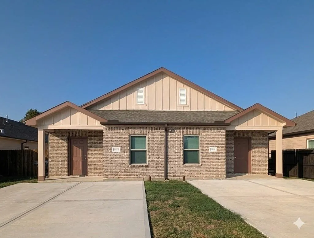 3 bed, 2.0 bath, 3668 sqft, $2,000 — Photo 3