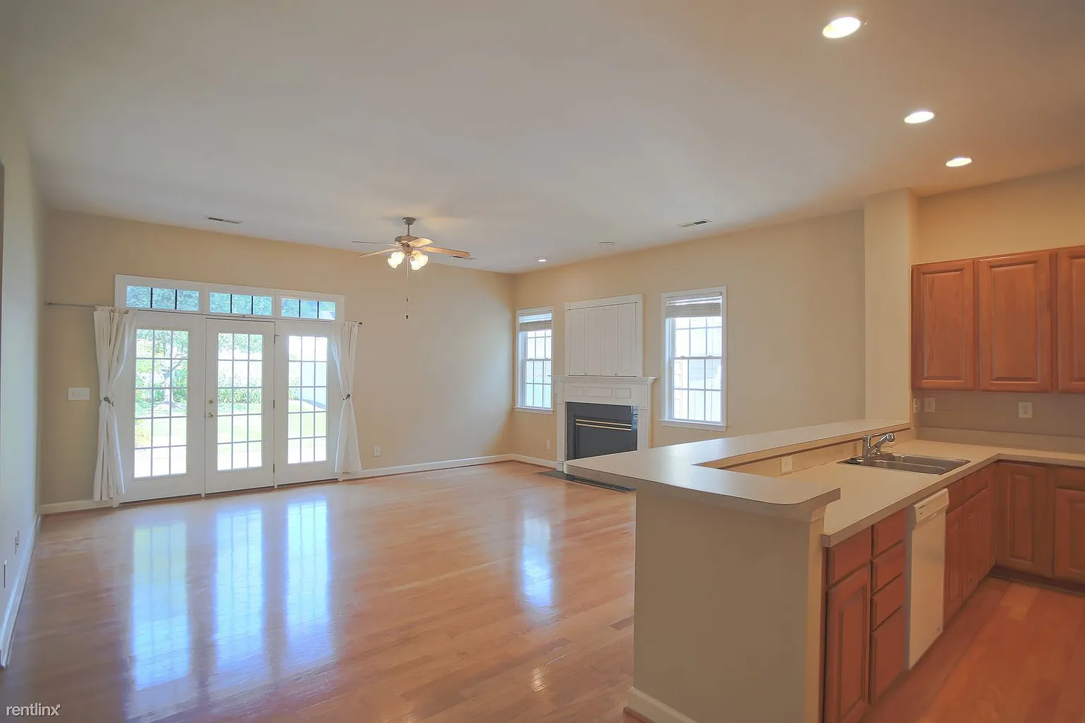 3365 Turnberry Cir photo 1