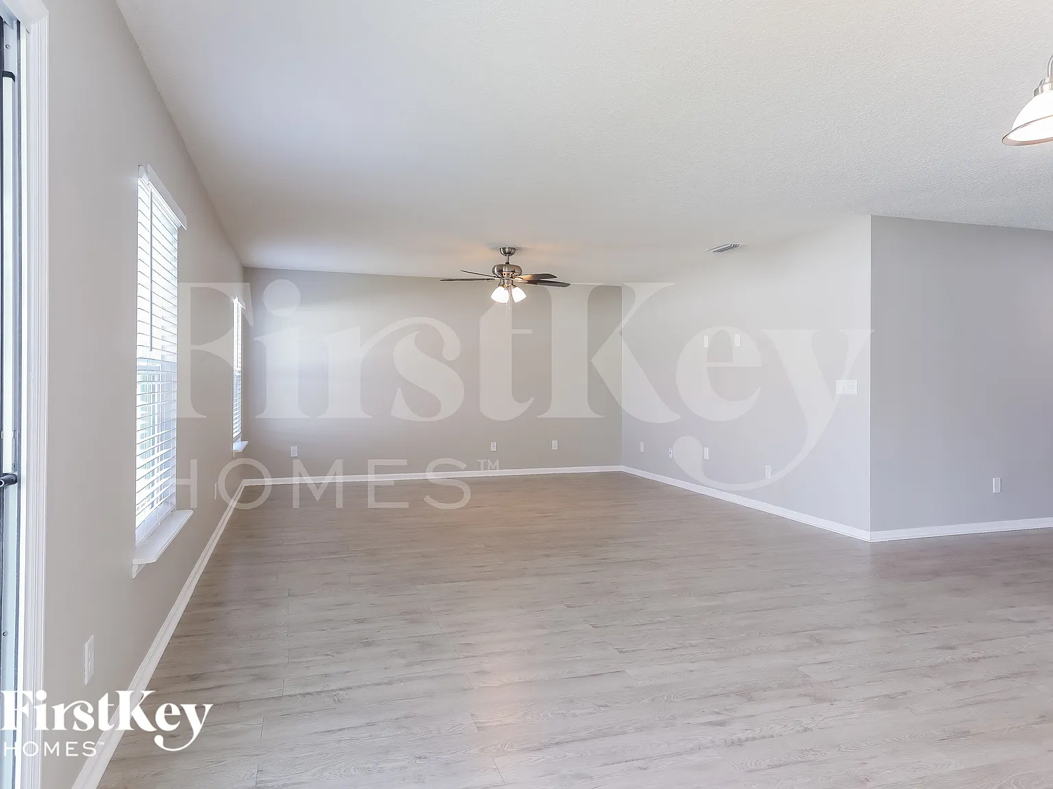 4 bed, 2.0 bath, 1880 sqft, $2,290 — Photo 4