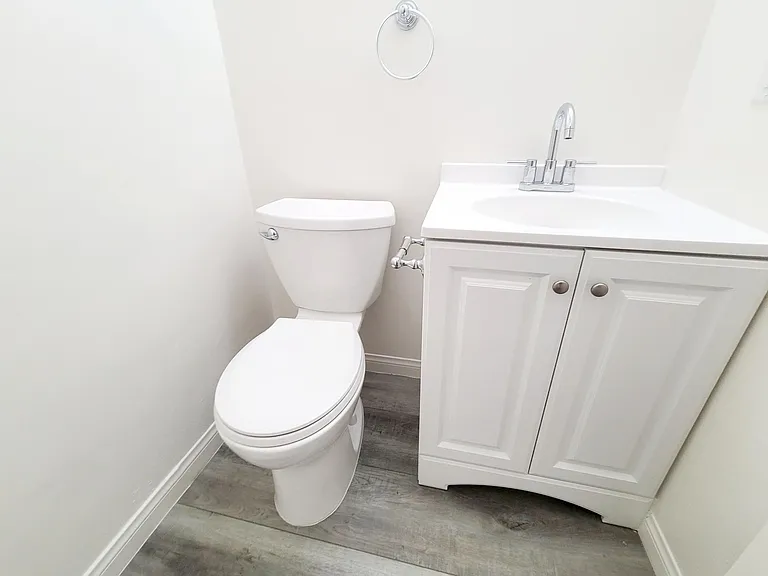 206 N Myers St #C — Photo 11