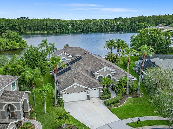 3rd image of 12925 Castlemaine Dr