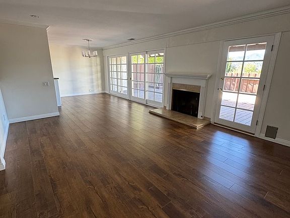 3rd image of 562 Knollview Ln