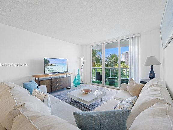 3rd image of 19370 Collins Ave APT 422