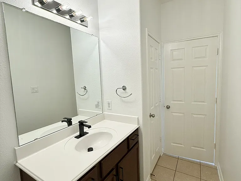 205 Oriole Dr — Photo 6