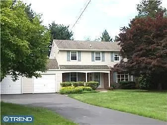 481 Fairhill Dr photo 1
