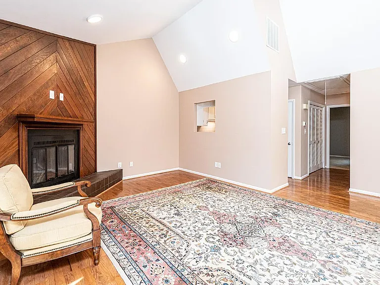 850 8th St NE — Photo 4