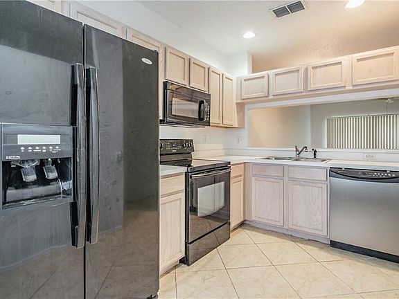 4th image of 1426 Costa Mesa Dr