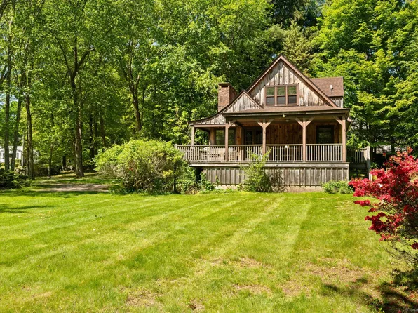 5 B Lane, Waterford, CT 06385