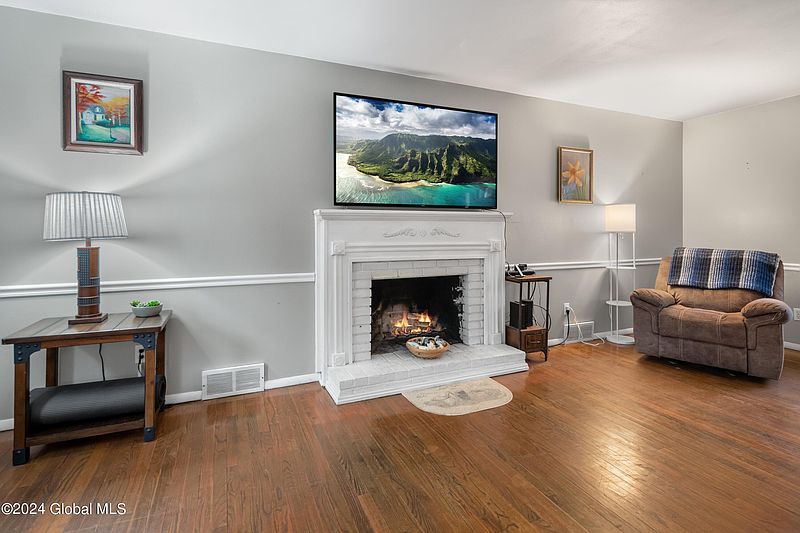 5th image of 154 Lapp Road