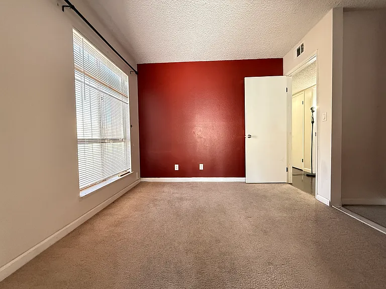 4272 Hampshire Green Ct — Photo 13