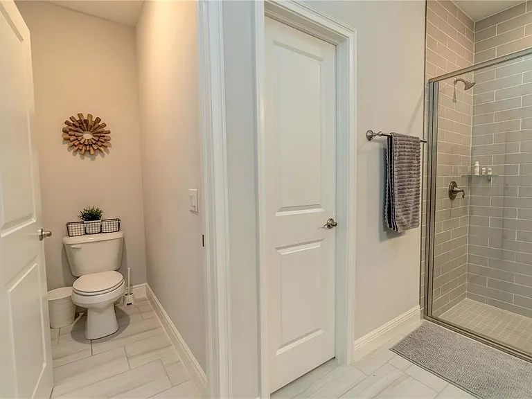 265 Annapolis Ln — Photo 20